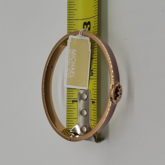 988- MICHAEL Michael Kors Haute Rose Gold Enamel Rose Color Bangle Bracelet NWT - Picture 8 of 9